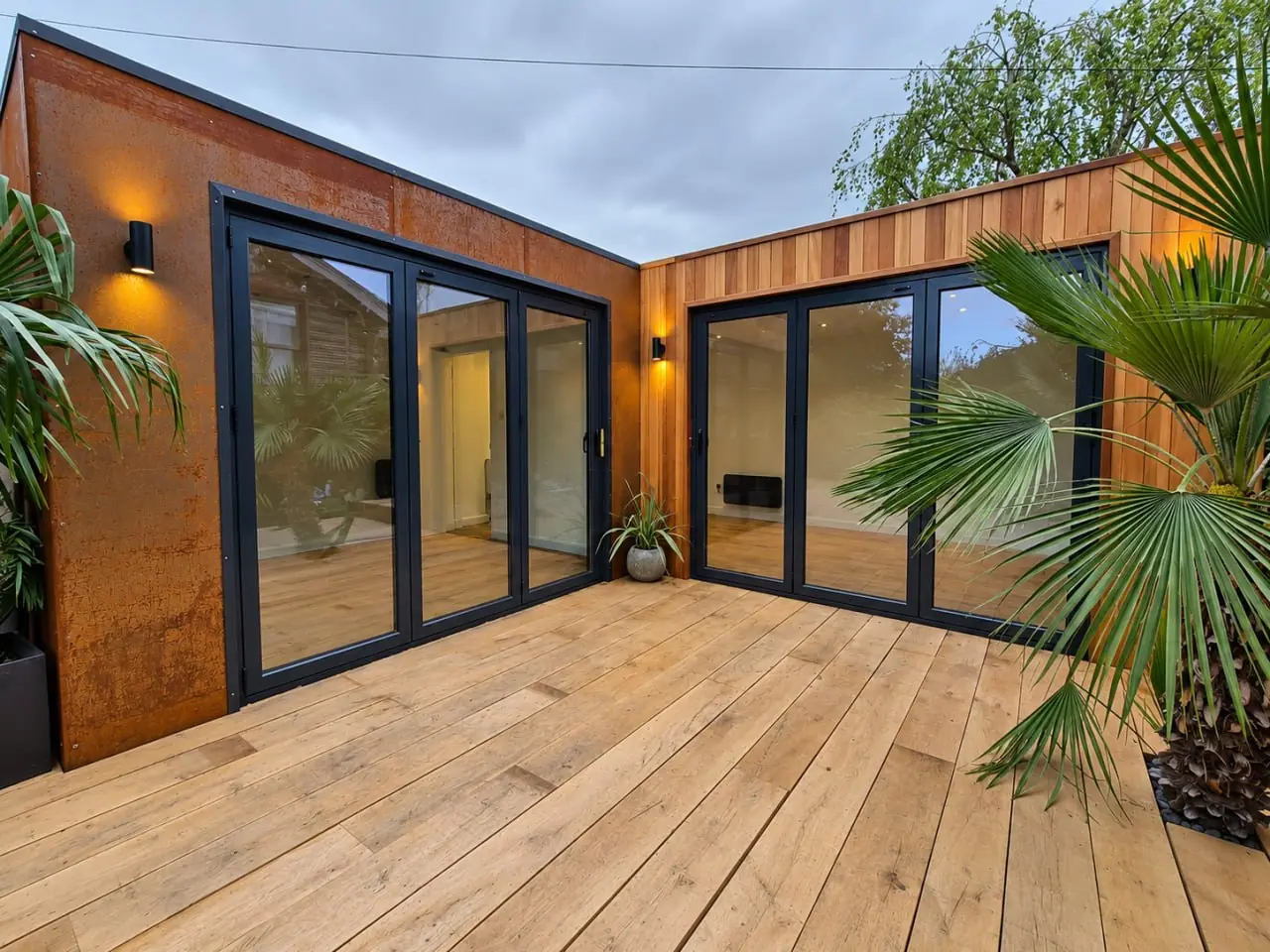 Connected garden buildings