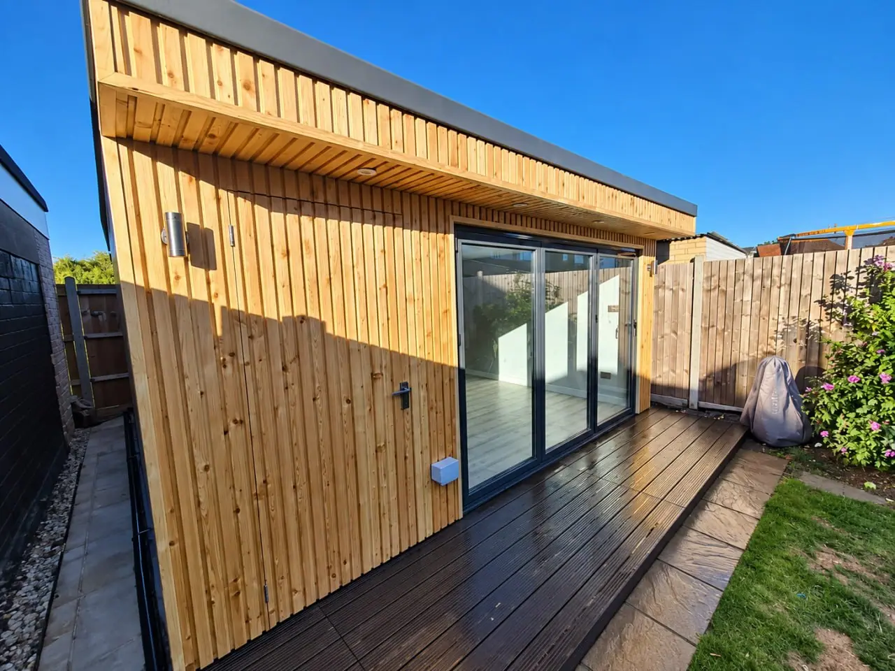 Timber Studio with Side Glazing